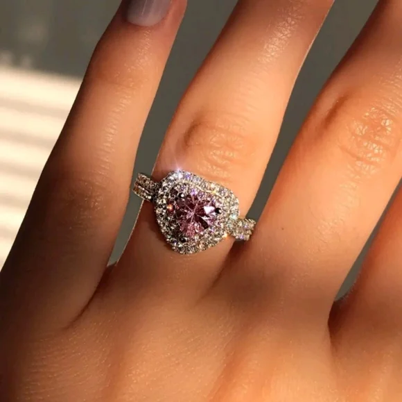 🌙 Sailor Moon Heart Ring - Picture 2 of 9